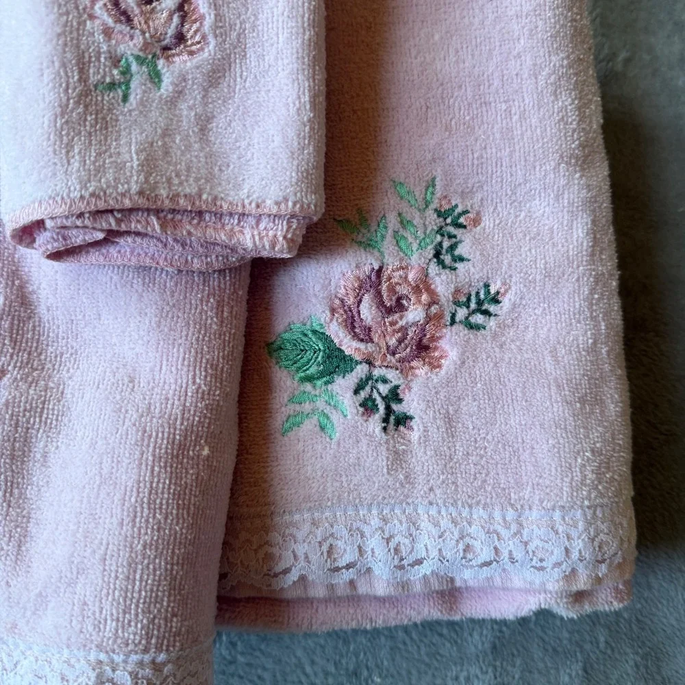 Vtg R.A. Briggs 3 Pink Floral Rose Embroidered Lace Trim Towels 2 Washcloths HTF